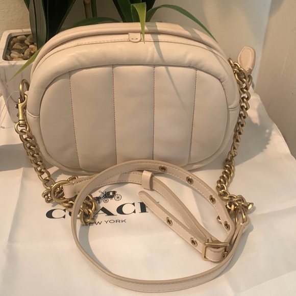 Coach Quilted Leather Camera Bag
COACH - Picture 5 of 14